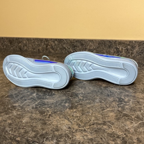 New Balance - Picture 4 of 4